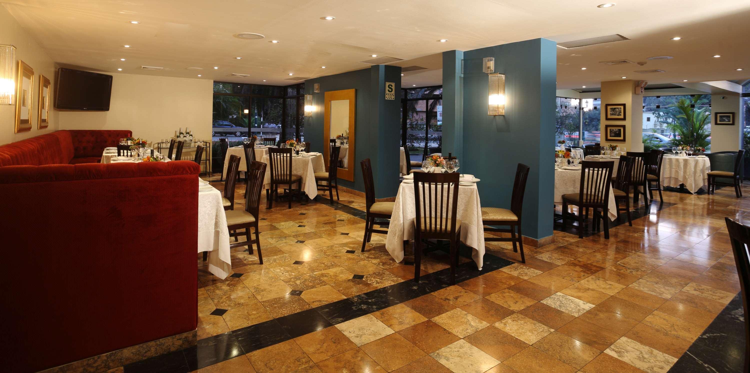 Radisson Plaza Del Bosque 5*