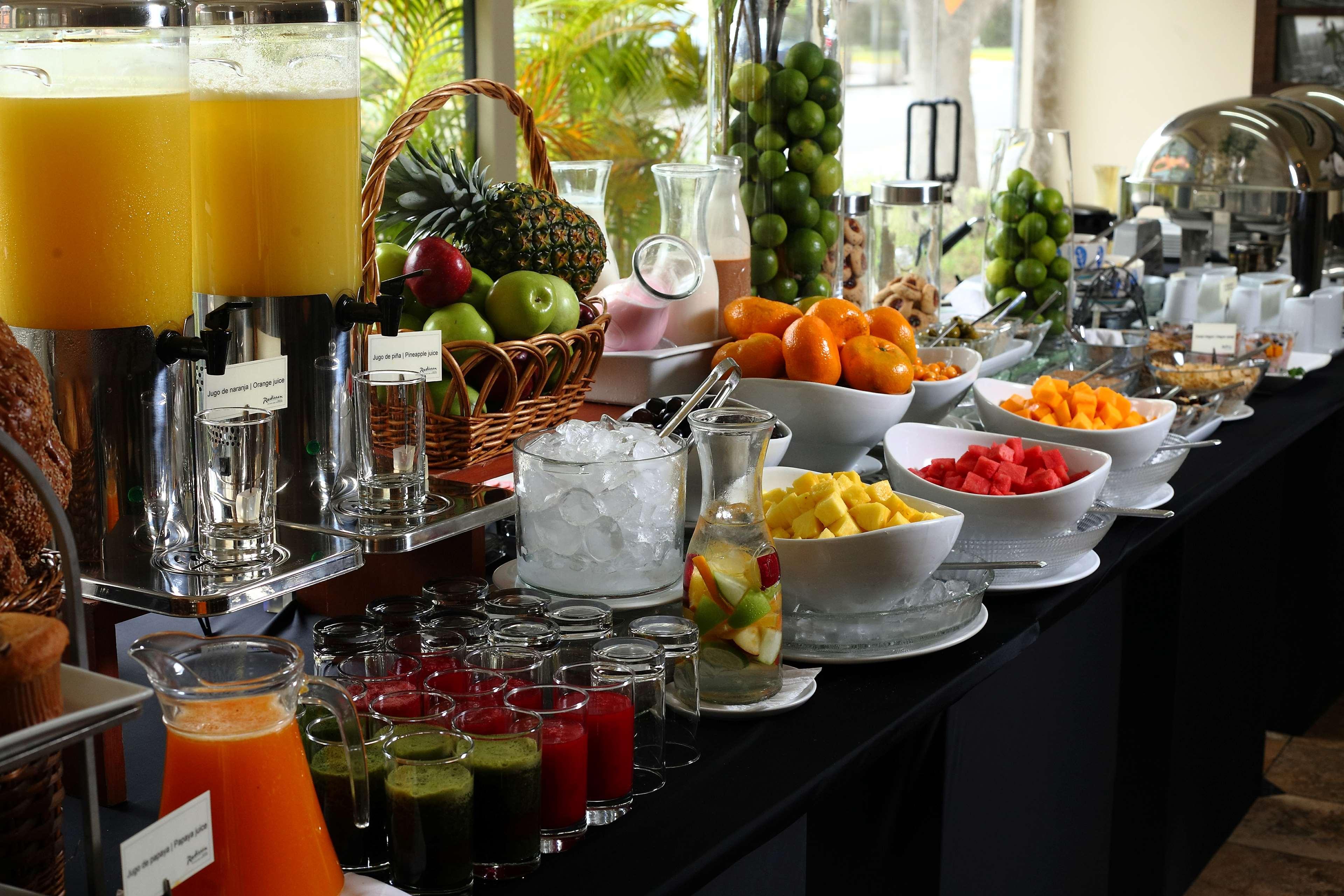 Hotel Radisson Plaza Del Bosque 5*