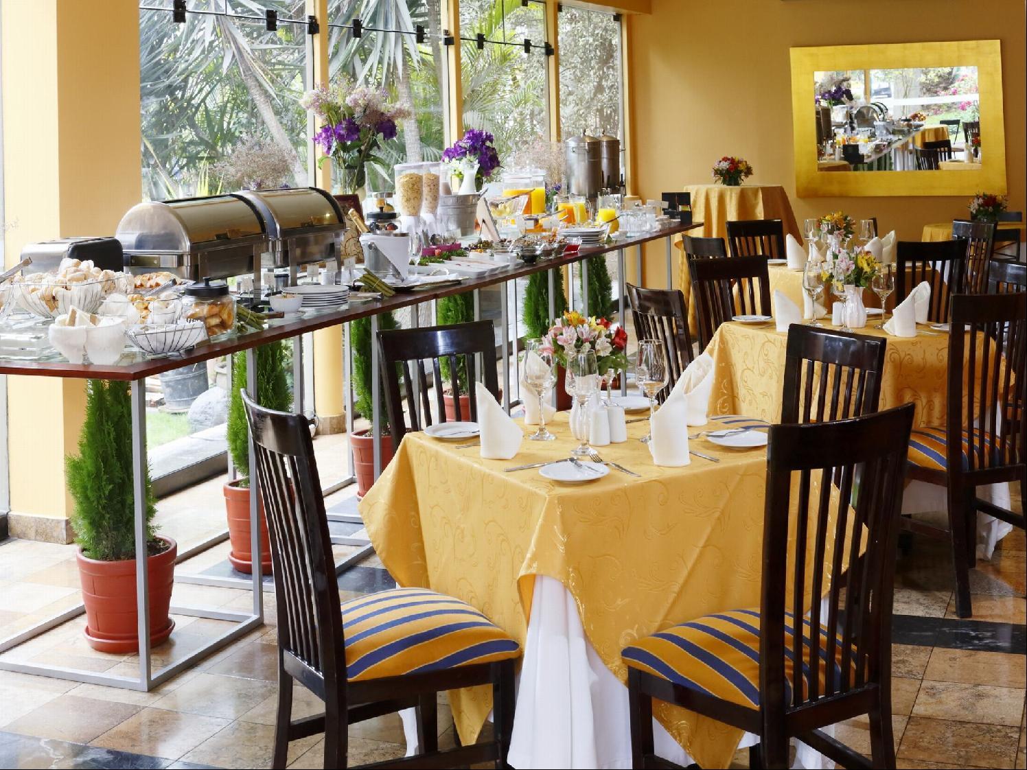 Radisson Plaza Del Bosque 5*